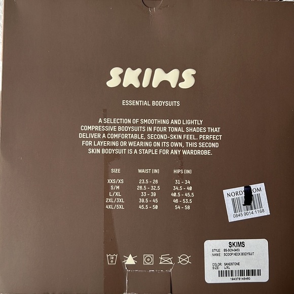 SKIMS Essential Scoop Neck Bodysuit in Sandstone - Picture 3 of 15